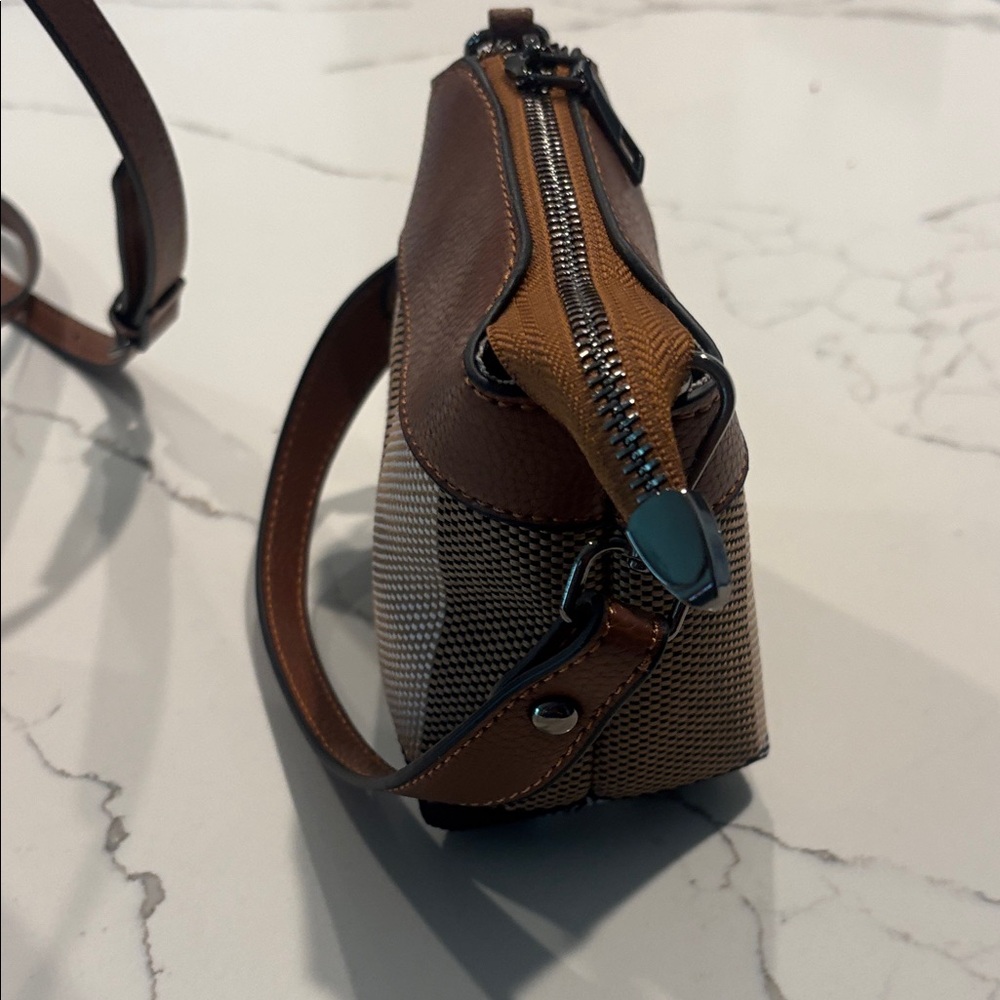 Bucket Bag Stylish Checkered Crossbody Bag with Brown Accents - Picture 6 of 16